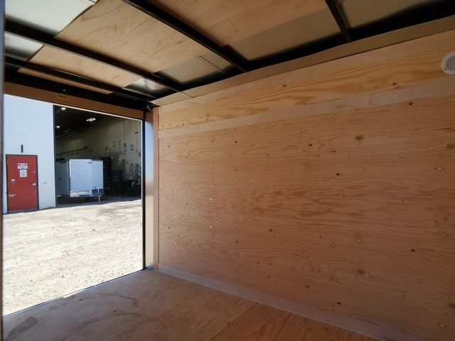 Enclosed Trailer White E-Series 5x8ft