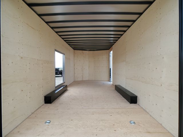 Enclosed Trailer 8x22ft