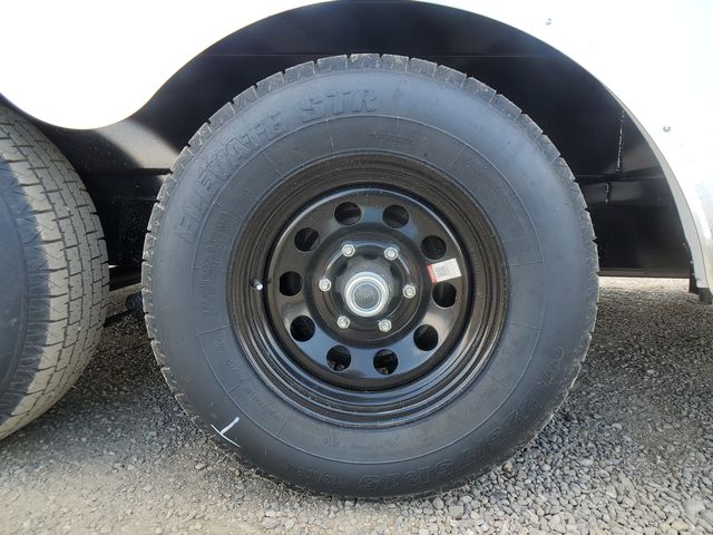 Enclosed Trailer 8x22ft